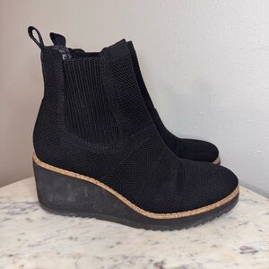 Sofft Wedge Booties Size 6 Stretch Fabric
Shoes